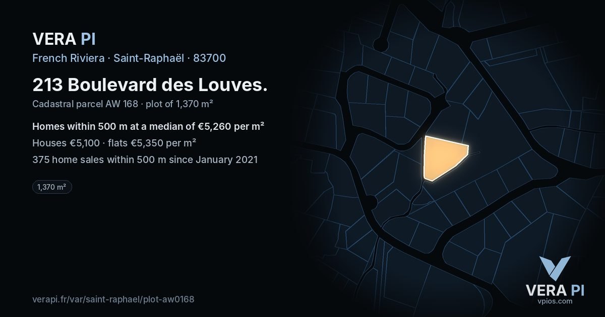 213 Boulevard des Louves, Saint-Raphaël at night – the plot lit, the parcels around coloured by the prices near them