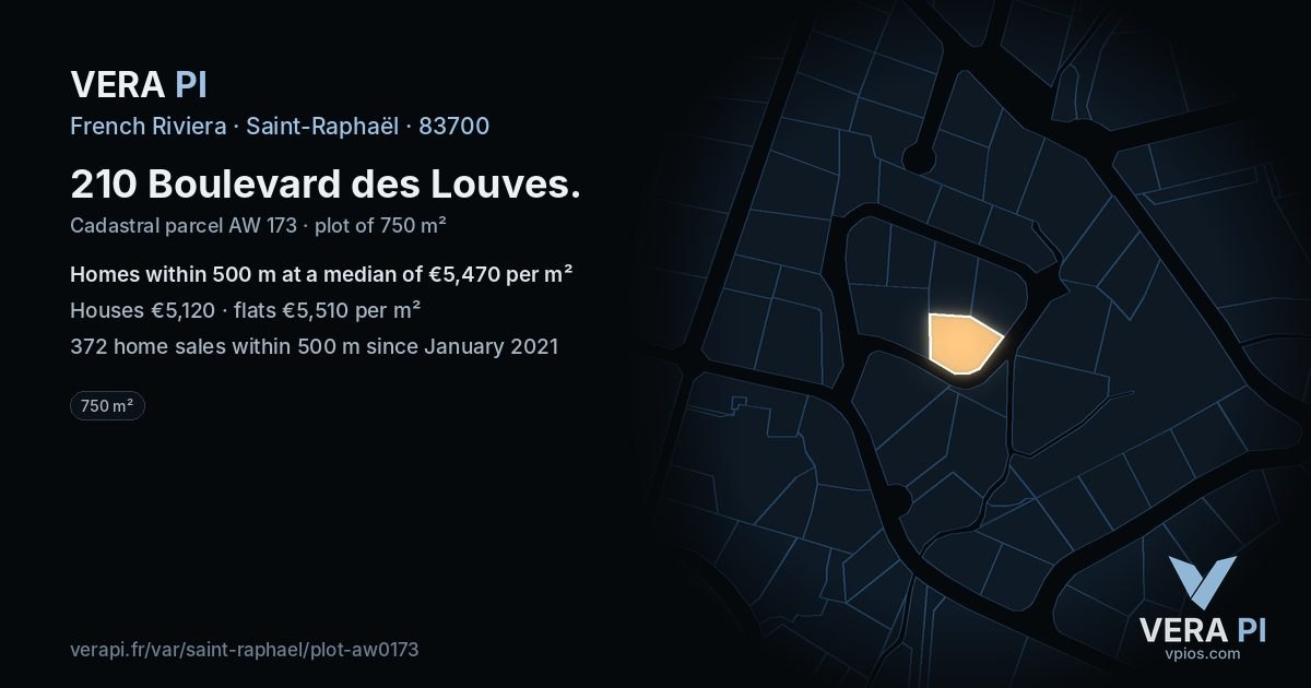 210 Boulevard des Louves, Saint-Raphaël at night – the plot lit, the parcels around coloured by the prices near them