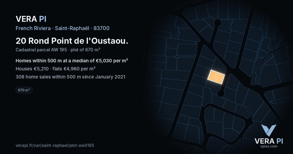 20 Rond Point de l'Oustaou, Saint-Raphaël at night – the plot lit, the parcels around coloured by the prices near them