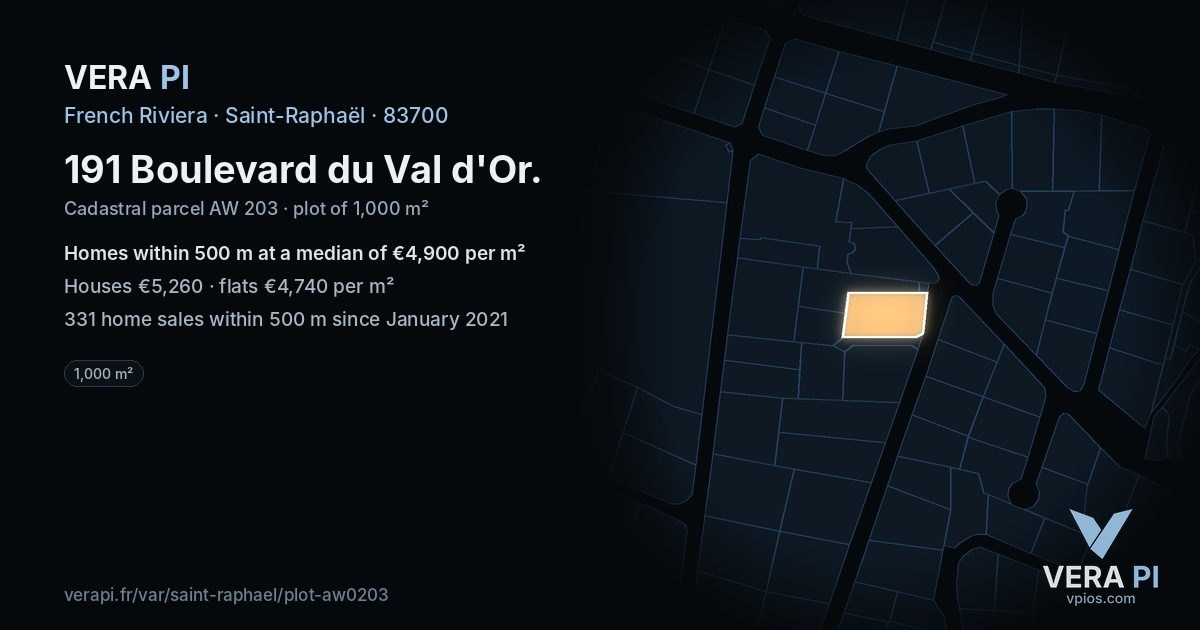 191 Boulevard du Val d'Or, Saint-Raphaël at night – the plot lit, the parcels around coloured by the prices near them