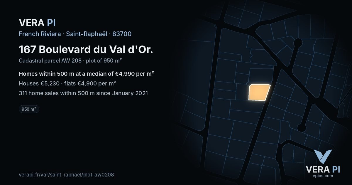 167 Boulevard du Val d'Or, Saint-Raphaël at night – the plot lit, the parcels around coloured by the prices near them