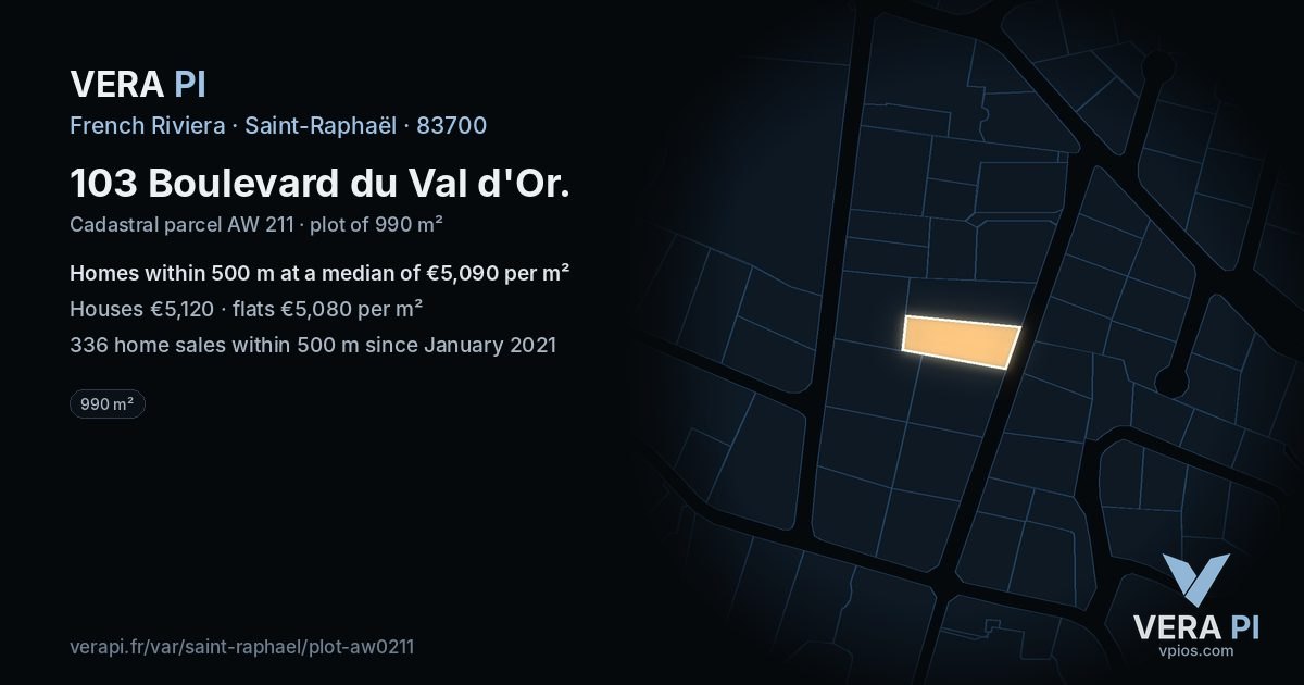 103 Boulevard du Val d'Or, Saint-Raphaël at night – the plot lit, the parcels around coloured by the prices near them