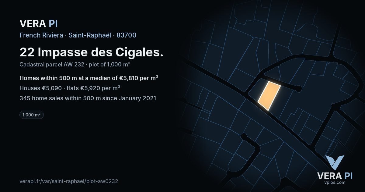 22 Impasse des Cigales, Saint-Raphaël at night – the plot lit, the parcels around coloured by the prices near them