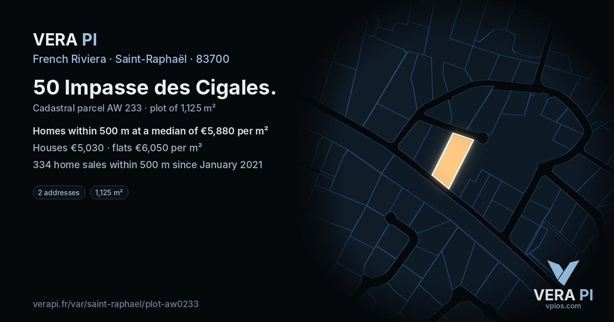 50 Impasse des Cigales, Saint-Raphaël at night – the plot lit, the parcels around coloured by the prices near them