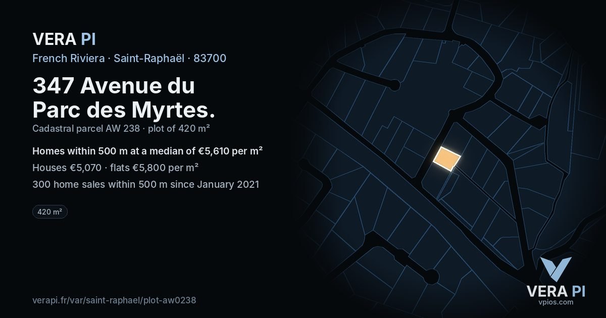 347 Avenue du Parc des Myrtes, Saint-Raphaël at night – the plot lit, the parcels around coloured by the prices near them