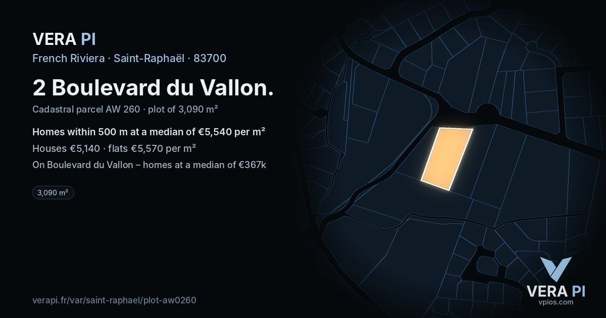 2 Boulevard du Vallon, Saint-Raphaël at night – the plot lit, the parcels around coloured by the prices near them