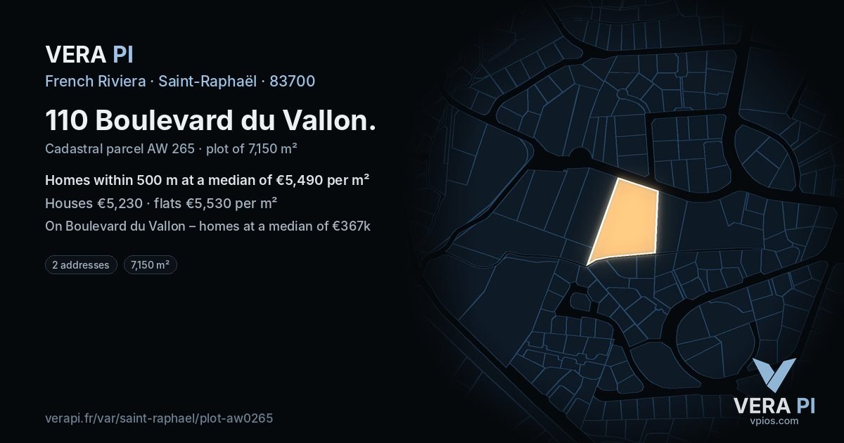 110 Boulevard du Vallon, Saint-Raphaël at night – the plot lit, the parcels around coloured by the prices near them