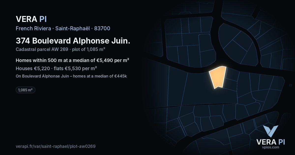 374 Boulevard Alphonse Juin, Saint-Raphaël at night – the plot lit, the parcels around coloured by the prices near them