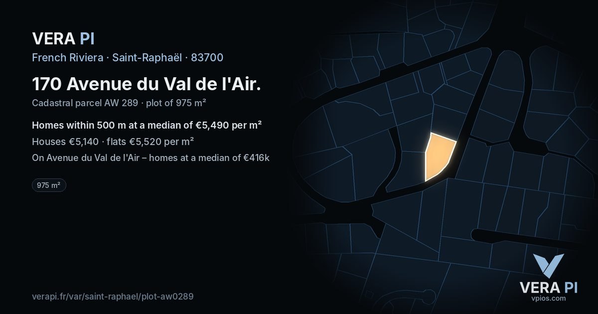 170 Avenue du Val de l'Air, Saint-Raphaël at night – the plot lit, the parcels around coloured by the prices near them