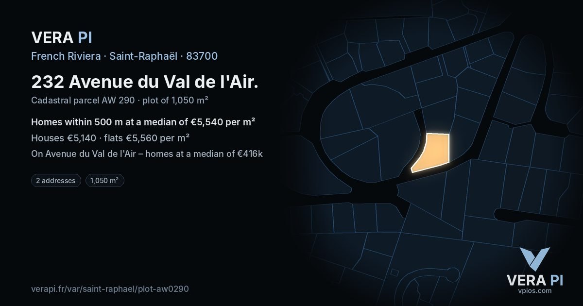 232 Avenue du Val de l'Air, Saint-Raphaël at night – the plot lit, the parcels around coloured by the prices near them