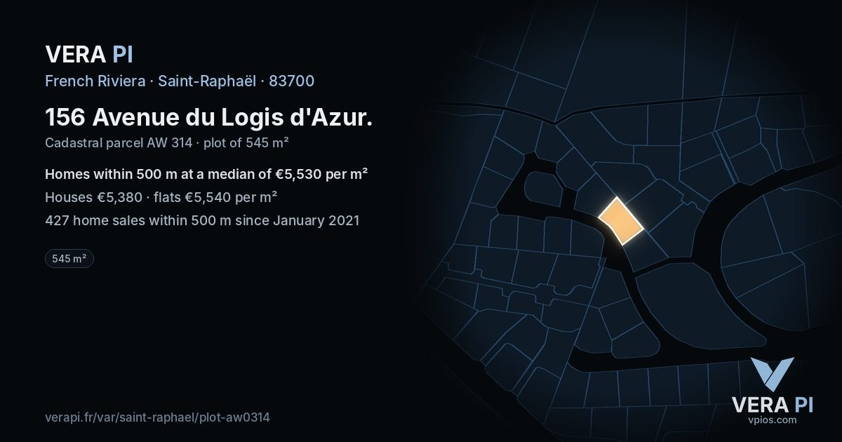 156 Avenue du Logis d'Azur, Saint-Raphaël at night – the plot lit, the parcels around coloured by the prices near them