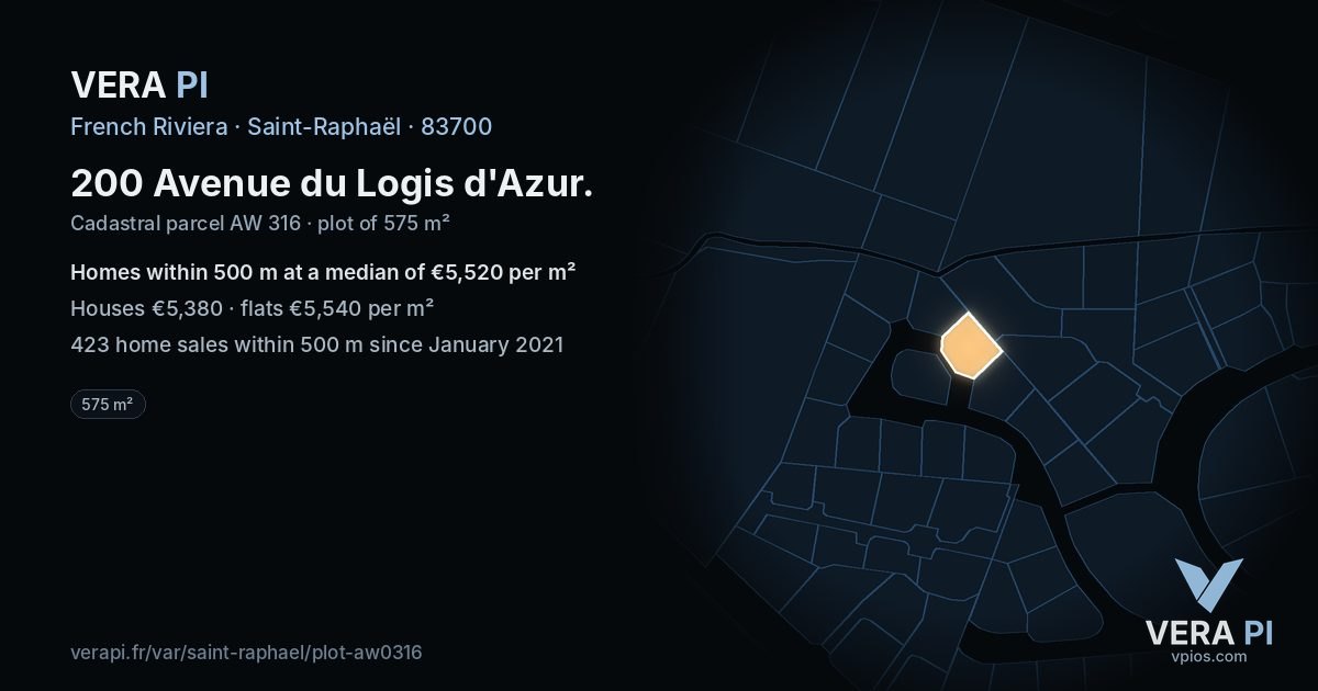 200 Avenue du Logis d'Azur, Saint-Raphaël at night – the plot lit, the parcels around coloured by the prices near them