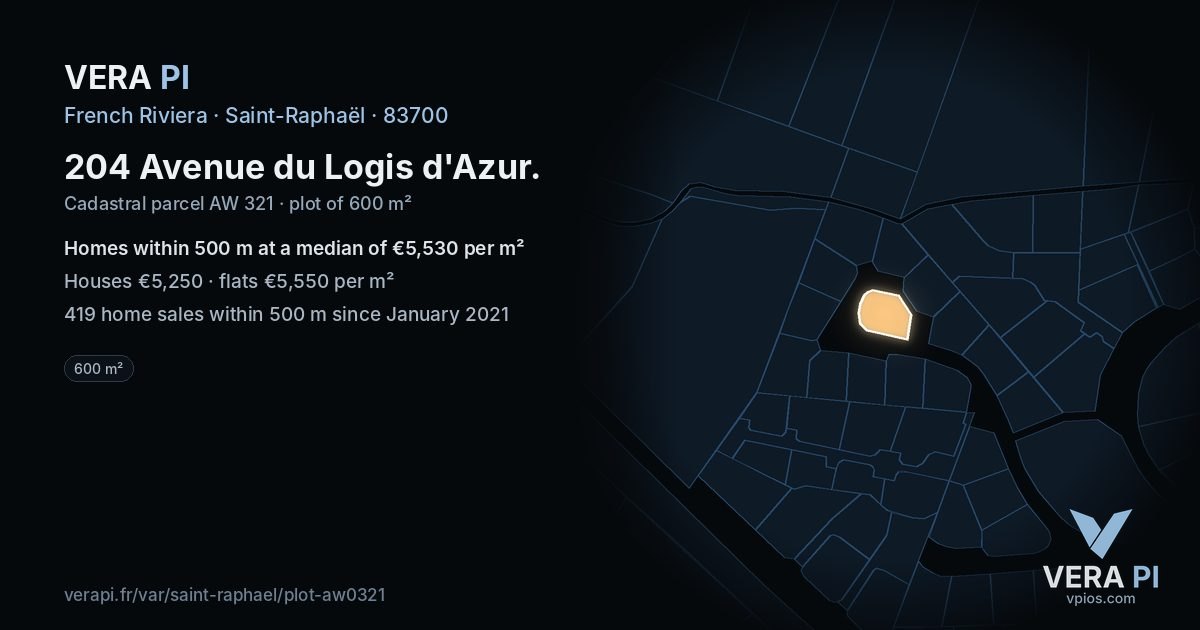 204 Avenue du Logis d'Azur, Saint-Raphaël at night – the plot lit, the parcels around coloured by the prices near them