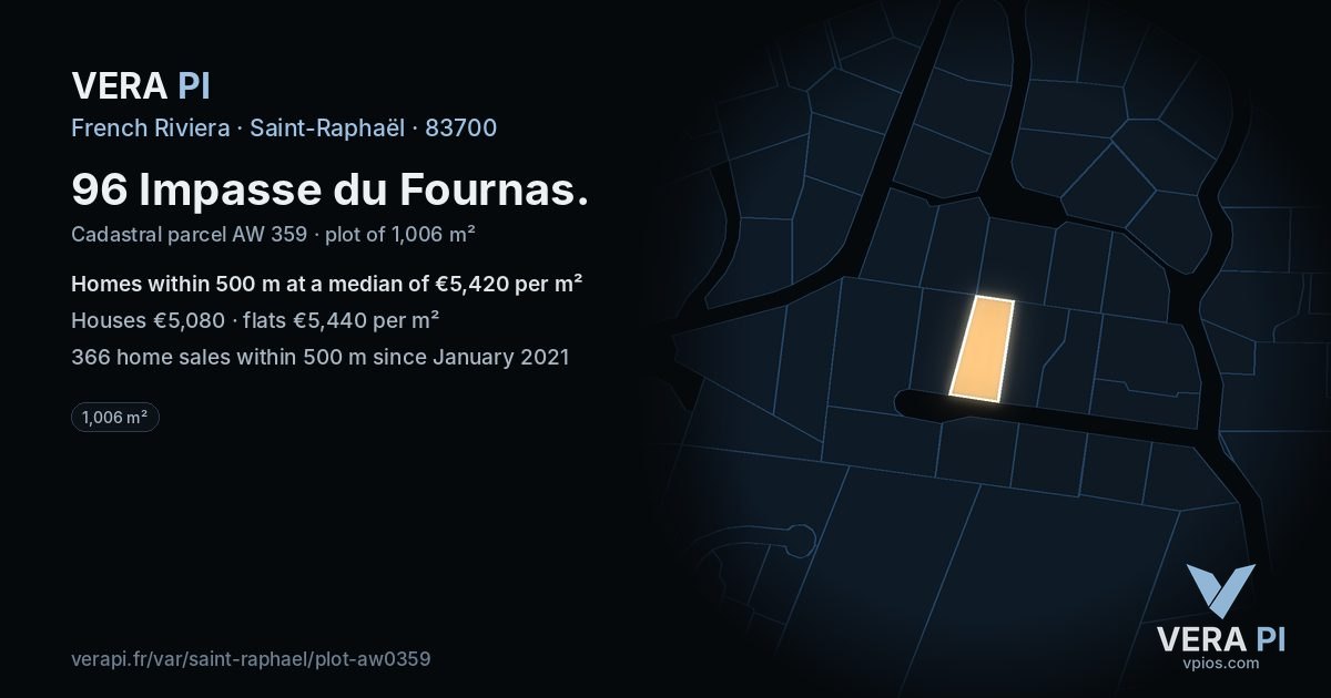 96 Impasse du Fournas, Saint-Raphaël at night – the plot lit, the parcels around coloured by the prices near them