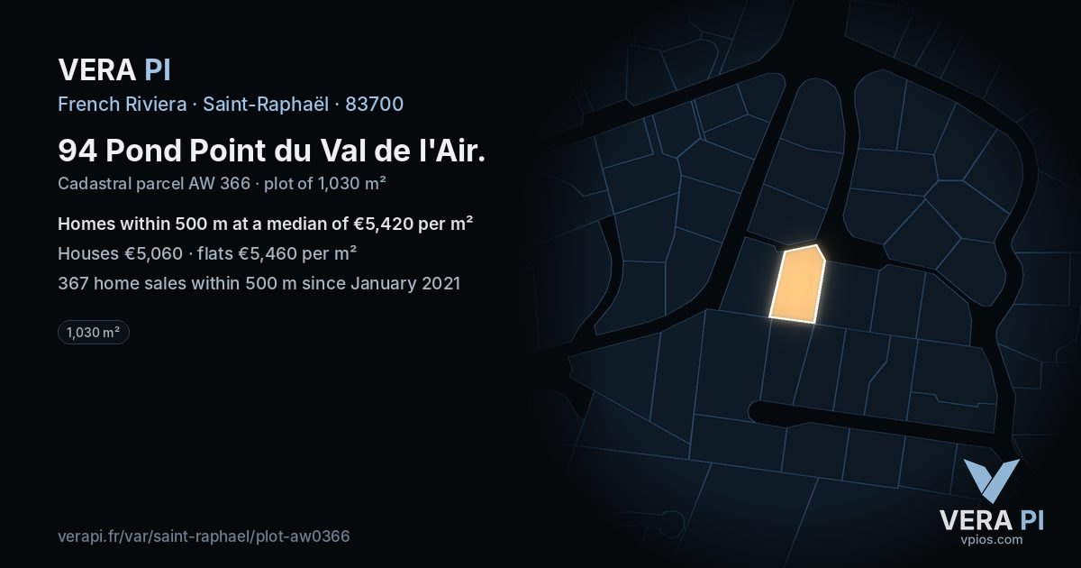 94 Pond Point du Val de l'Air, Saint-Raphaël at night – the plot lit, the parcels around coloured by the prices near them