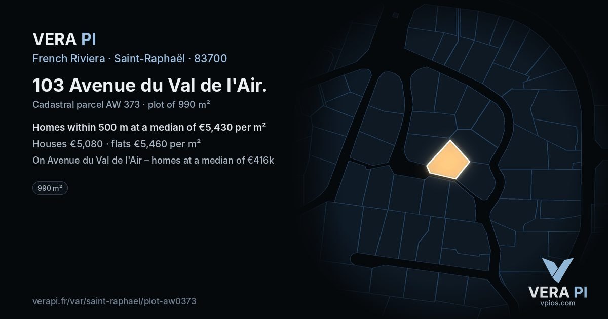 103 Avenue du Val de l'Air, Saint-Raphaël at night – the plot lit, the parcels around coloured by the prices near them