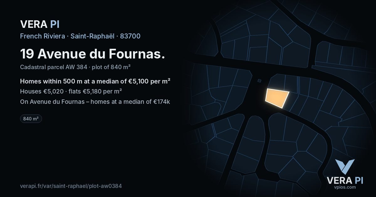 19 Avenue du Fournas, Saint-Raphaël at night – the plot lit, the parcels around coloured by the prices near them