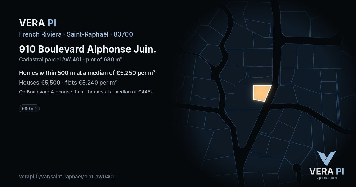 910 Boulevard Alphonse Juin, Saint-Raphaël at night – the plot lit, the parcels around coloured by the prices near them