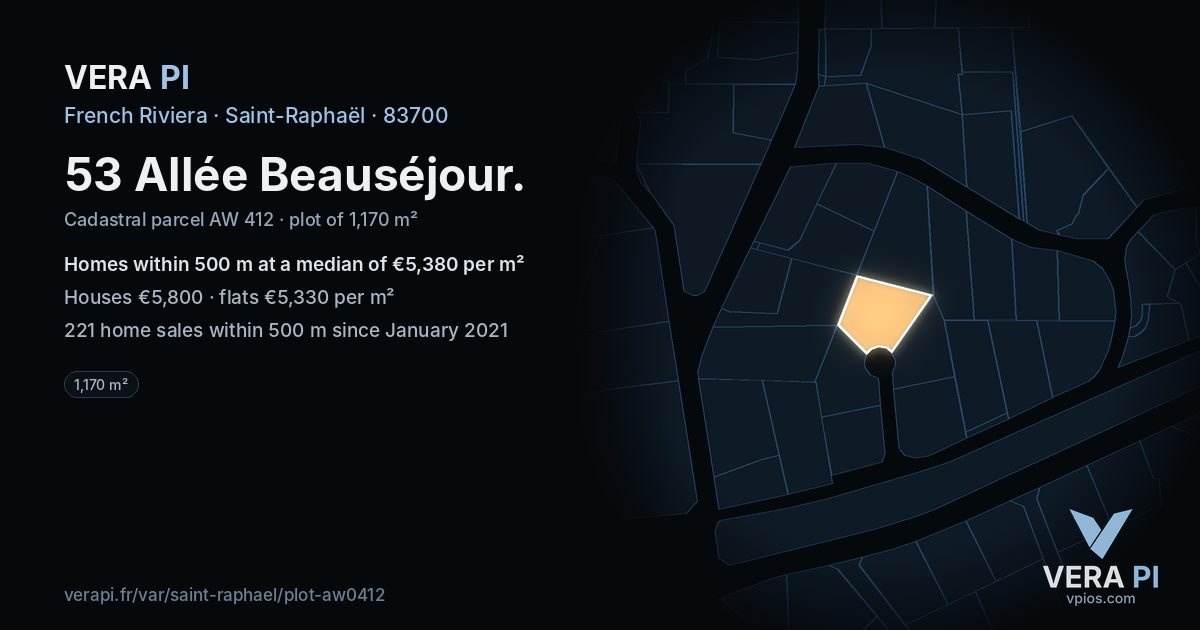 53 Allée Beauséjour, Saint-Raphaël at night – the plot lit, the parcels around coloured by the prices near them