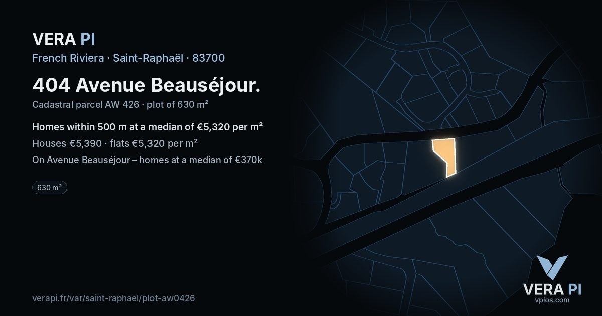 404 Avenue Beauséjour, Saint-Raphaël at night – the plot lit, the parcels around coloured by the prices near them