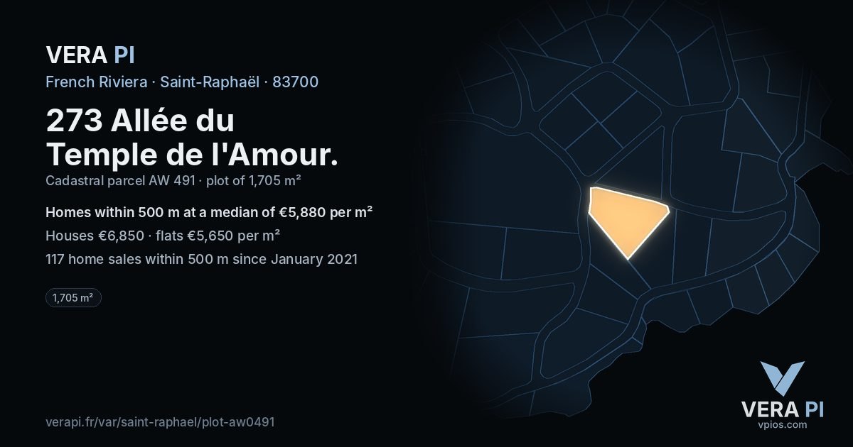 273 Allée du Temple de l'Amour, Saint-Raphaël at night – the plot lit, the parcels around coloured by the prices near them