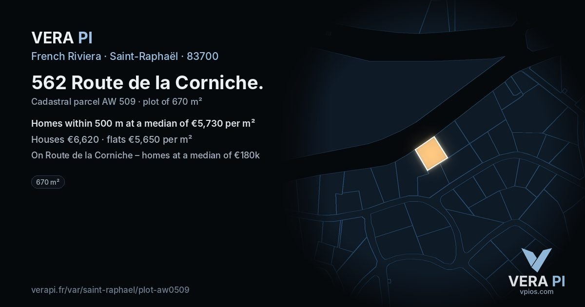 562 Route de la Corniche, Saint-Raphaël at night – the plot lit, the parcels around coloured by the prices near them
