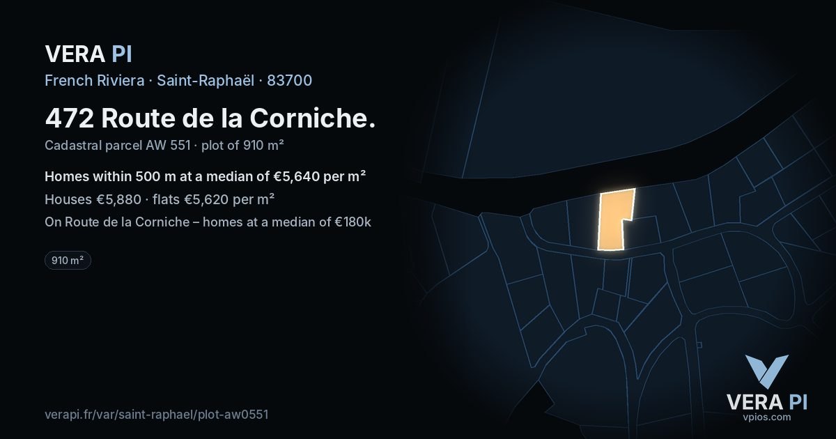 472 Route de la Corniche, Saint-Raphaël at night – the plot lit, the parcels around coloured by the prices near them