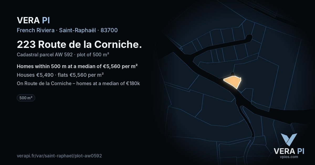 223 Route de la Corniche, Saint-Raphaël at night – the plot lit, the parcels around coloured by the prices near them