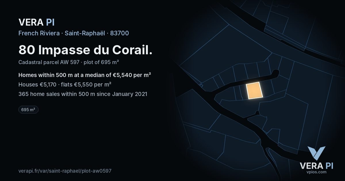 80 Impasse du Corail, Saint-Raphaël at night – the plot lit, the parcels around coloured by the prices near them