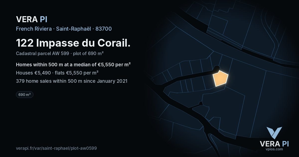 122 Impasse du Corail, Saint-Raphaël at night – the plot lit, the parcels around coloured by the prices near them
