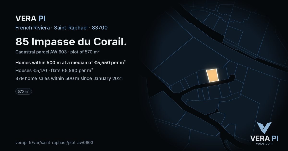 85 Impasse du Corail, Saint-Raphaël at night – the plot lit, the parcels around coloured by the prices near them