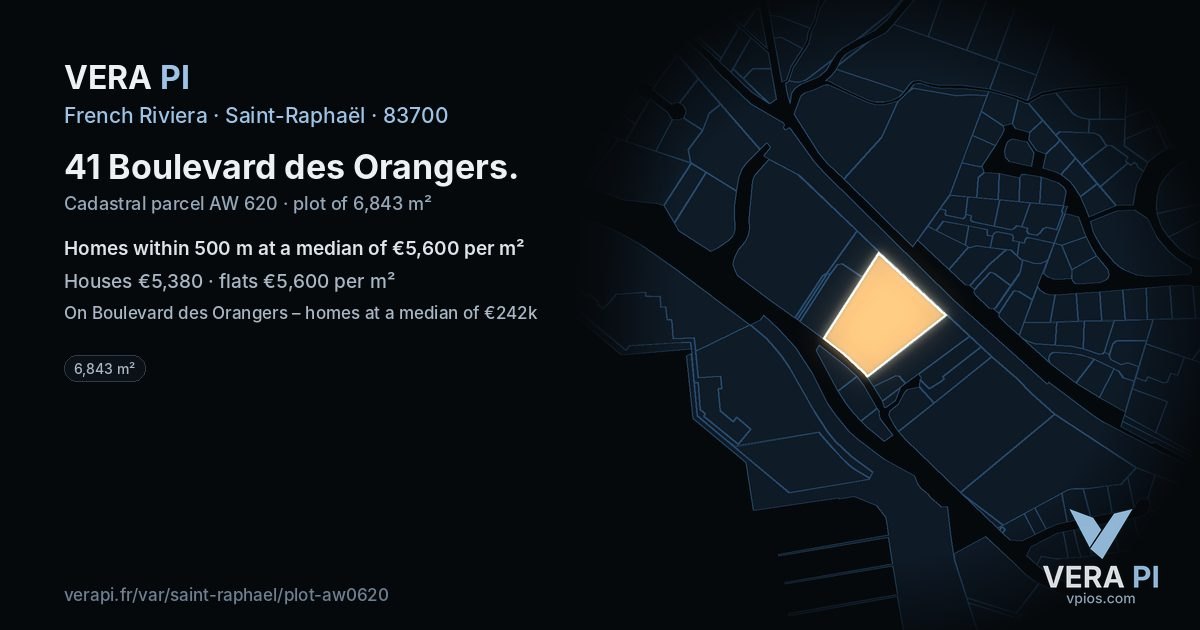 41 Boulevard des Orangers, Saint-Raphaël at night – the plot lit, the parcels around coloured by the prices near them
