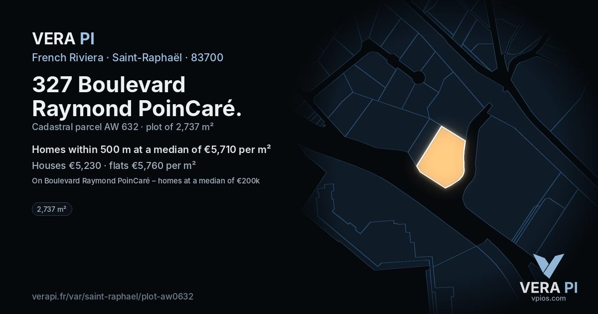 327 Boulevard Raymond PoinCaré, Saint-Raphaël at night – the plot lit, the parcels around coloured by the prices near them