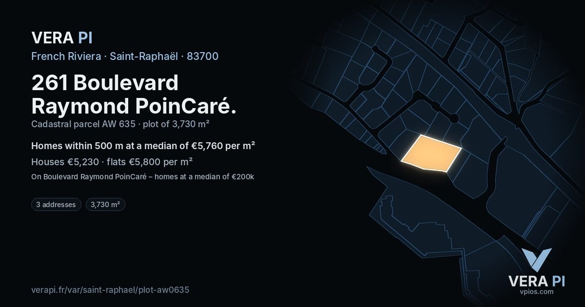 261 Boulevard Raymond PoinCaré, Saint-Raphaël at night – the plot lit, the parcels around coloured by the prices near them