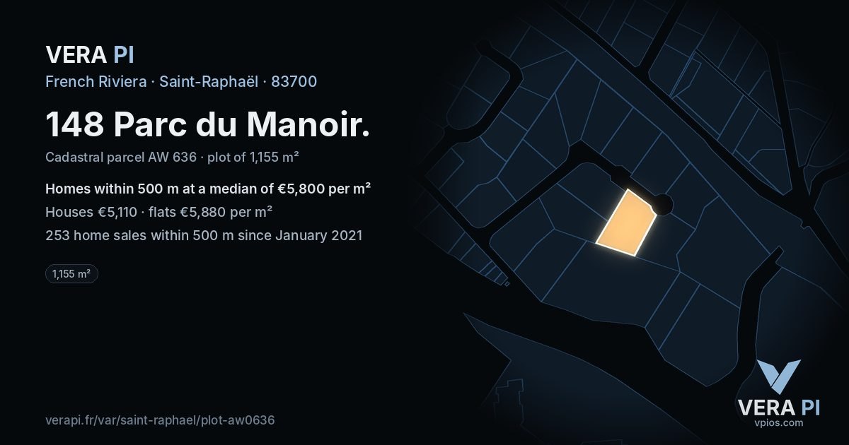 148 Parc du Manoir, Saint-Raphaël at night – the plot lit, the parcels around coloured by the prices near them