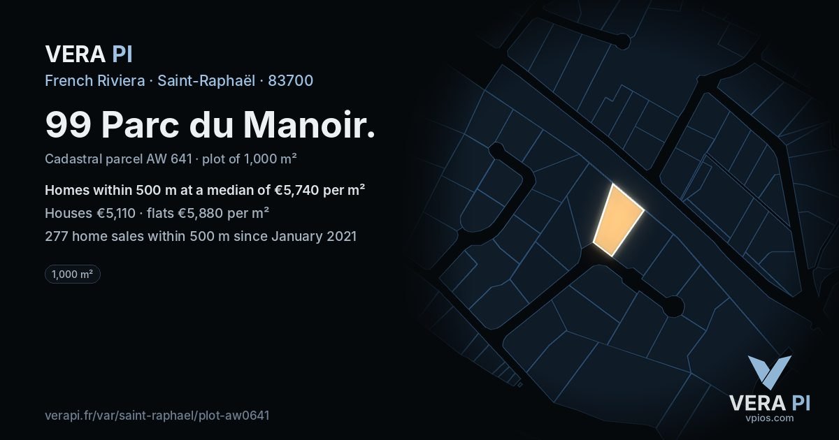 99 Parc du Manoir, Saint-Raphaël at night – the plot lit, the parcels around coloured by the prices near them