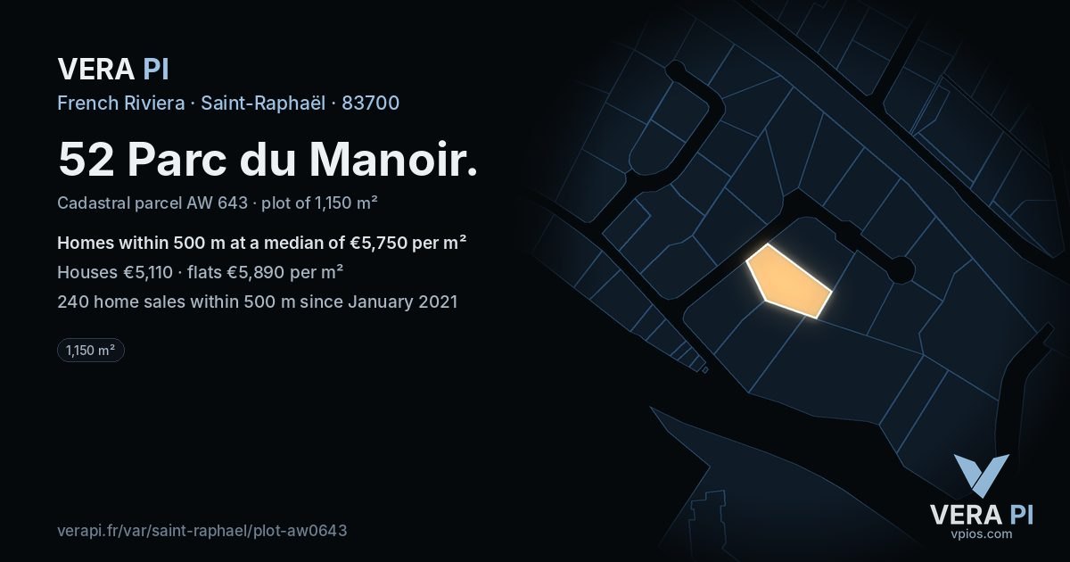 52 Parc du Manoir, Saint-Raphaël at night – the plot lit, the parcels around coloured by the prices near them