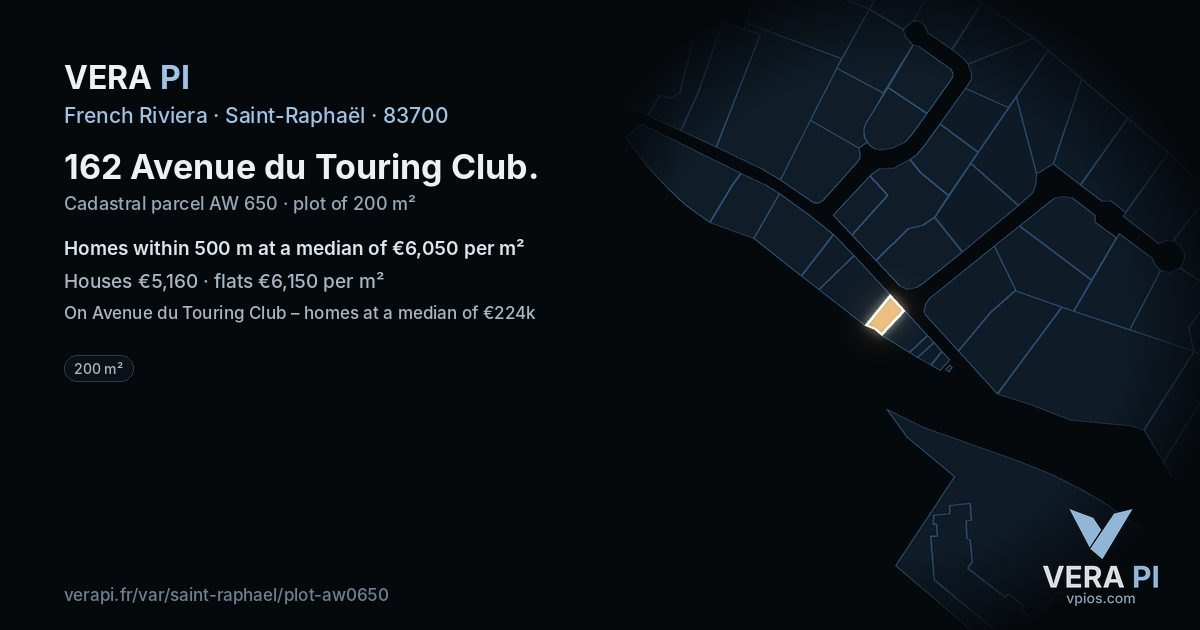162 Avenue du Touring Club, Saint-Raphaël at night – the plot lit, the parcels around coloured by the prices near them