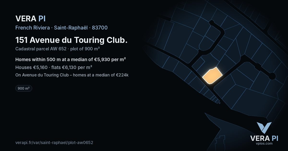 151 Avenue du Touring Club, Saint-Raphaël at night – the plot lit, the parcels around coloured by the prices near them