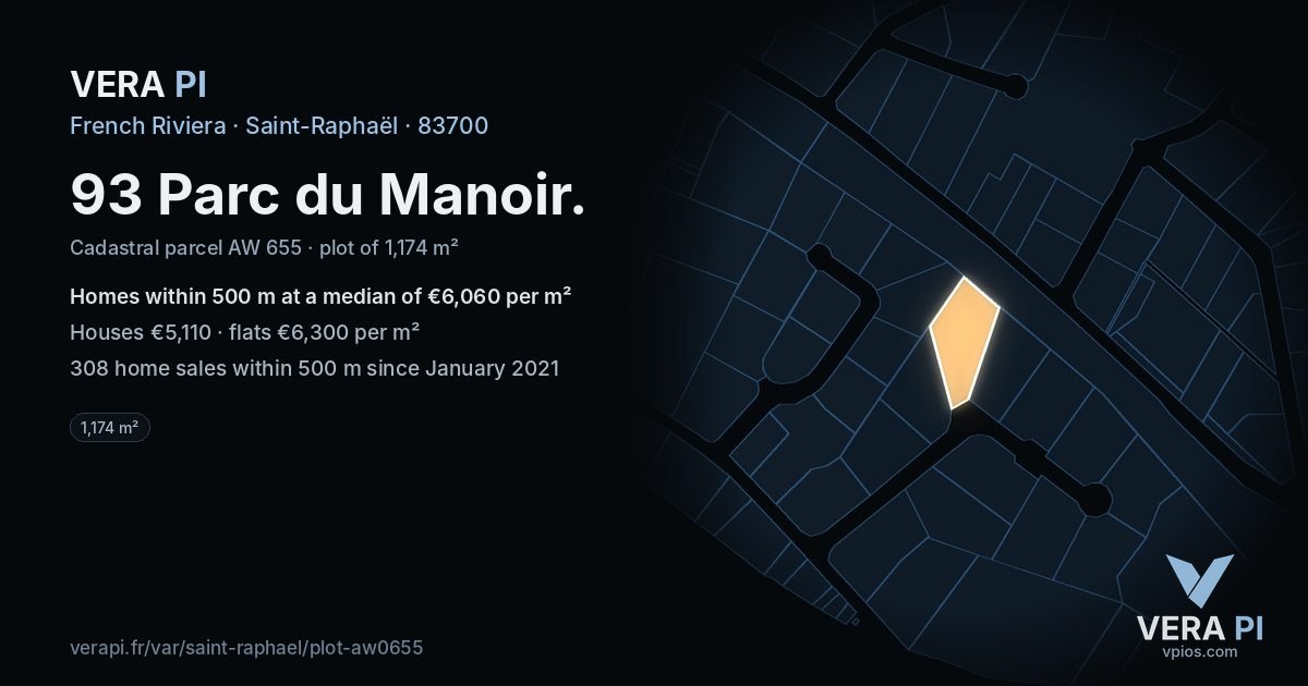 93 Parc du Manoir, Saint-Raphaël at night – the plot lit, the parcels around coloured by the prices near them