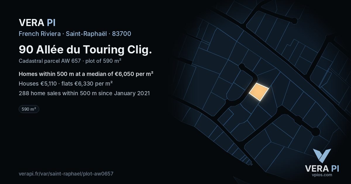 90 Allée du Touring Clig, Saint-Raphaël at night – the plot lit, the parcels around coloured by the prices near them