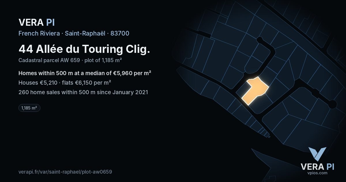 44 Allée du Touring Clig, Saint-Raphaël at night – the plot lit, the parcels around coloured by the prices near them
