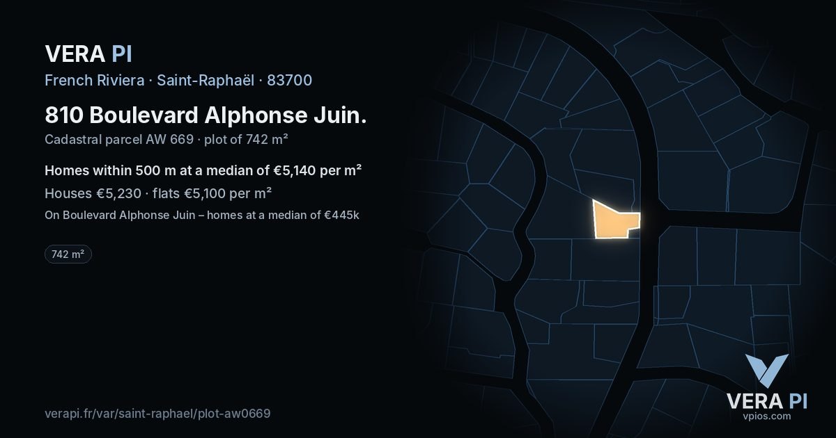 810 Boulevard Alphonse Juin, Saint-Raphaël at night – the plot lit, the parcels around coloured by the prices near them