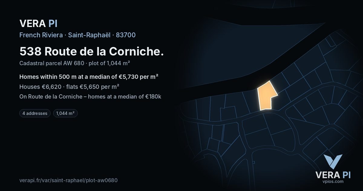 538 Route de la Corniche, Saint-Raphaël at night – the plot lit, the parcels around coloured by the prices near them
