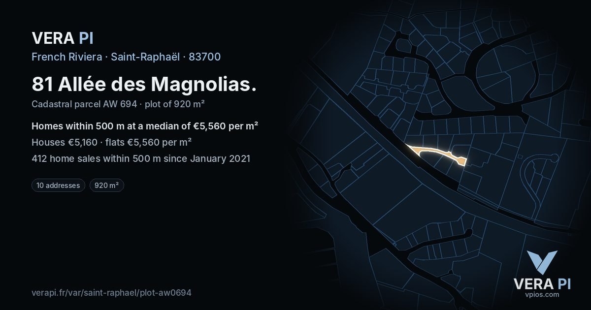 81 Allée des Magnolias, Saint-Raphaël at night – the plot lit, the parcels around coloured by the prices near them