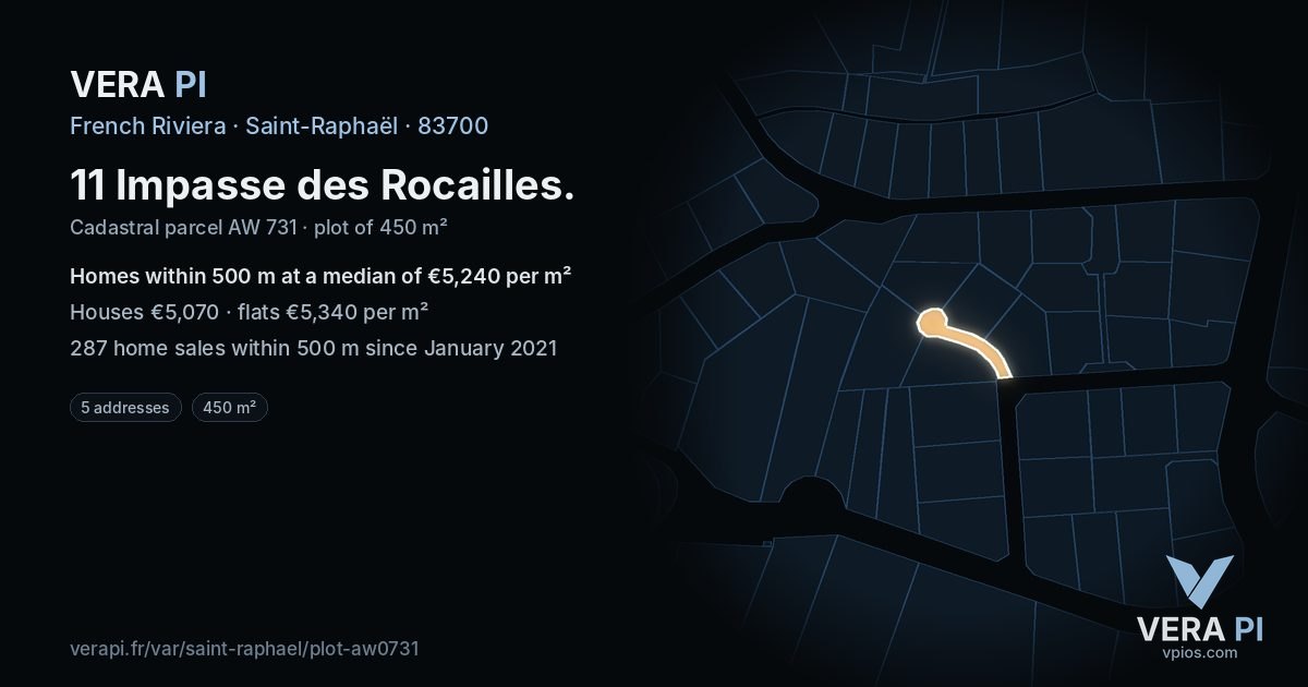 11 Impasse des Rocailles, Saint-Raphaël at night – the plot lit, the parcels around coloured by the prices near them