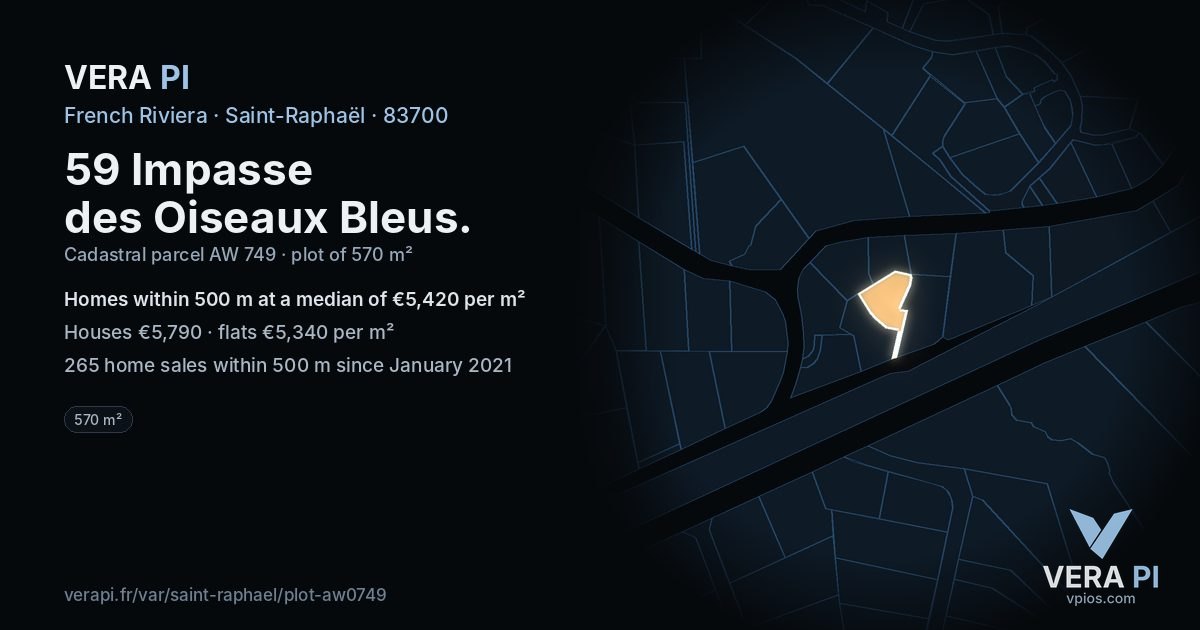 59 Impasse des Oiseaux Bleus, Saint-Raphaël at night – the plot lit, the parcels around coloured by the prices near them