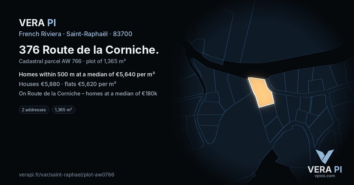 376 Route de la Corniche, Saint-Raphaël at night – the plot lit, the parcels around coloured by the prices near them