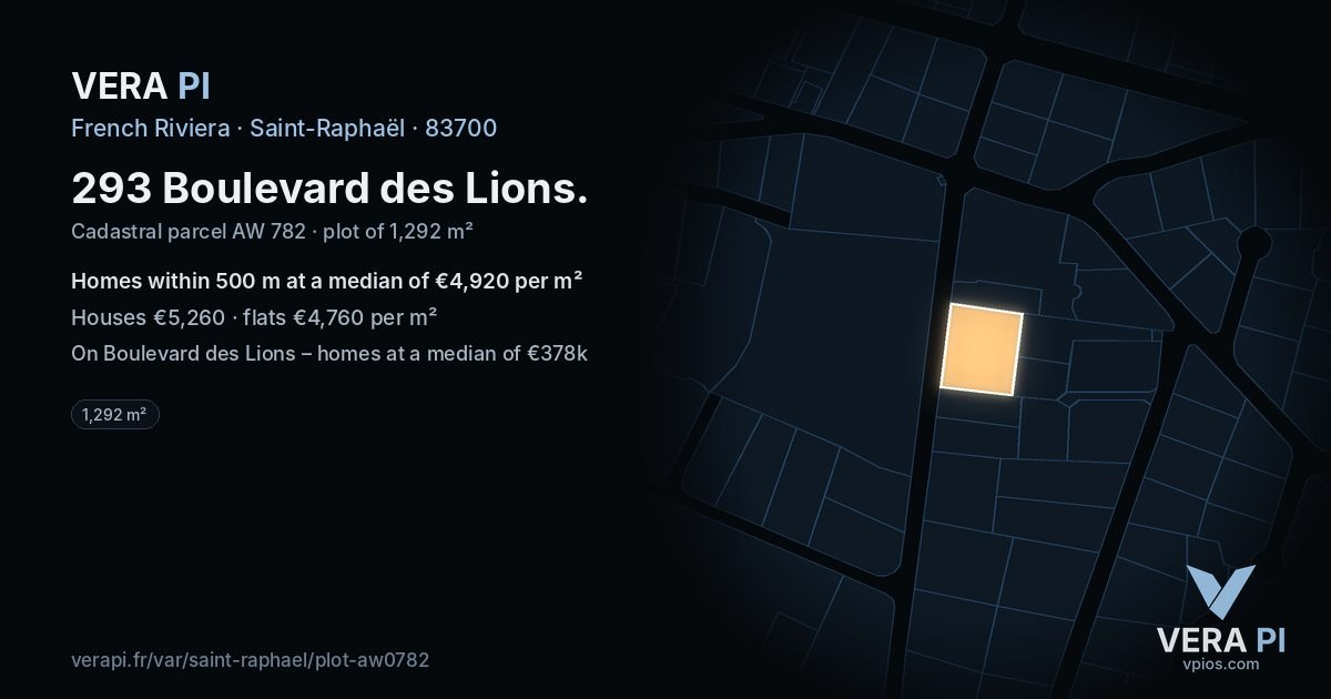 293 Boulevard des Lions, Saint-Raphaël at night – the plot lit, the parcels around coloured by the prices near them