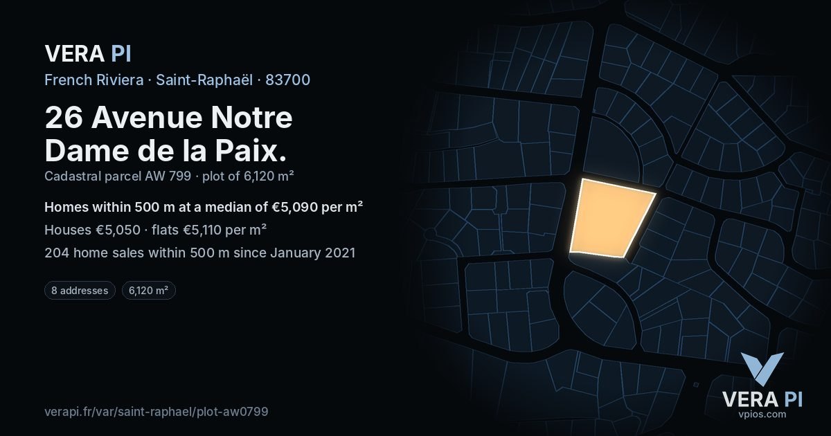 26 Avenue Notre Dame de la Paix, Saint-Raphaël at night – the plot lit, the parcels around coloured by the prices near them
